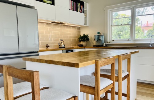 New Town House | The Stylish Town House - 7 Minutes to Hobart CBD