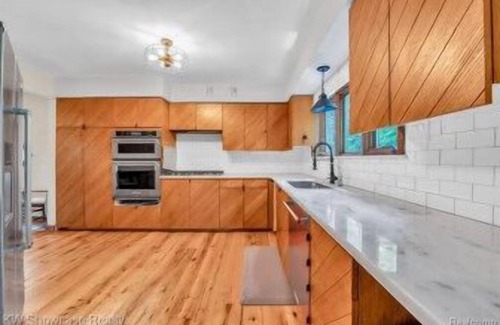 Milford House | The Sunshine House ☀️ w/Sauna & 5 min. from downtown Milford + Kensington Park.