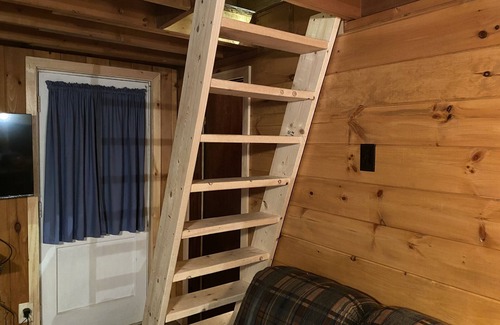 Franklin County Cabin | The Sugarloafer's Retreat - 15min to Sugarloaf!