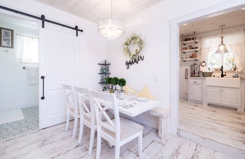 Big Bear Hotel | THE Suite #1997