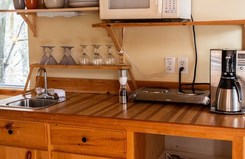 North Frontenac Apartment | The Suite - Myers Cave Resort