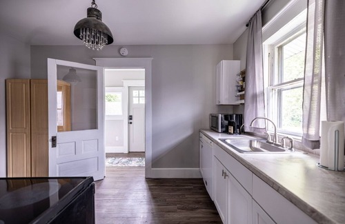 Muncie House | The Suite Retreat