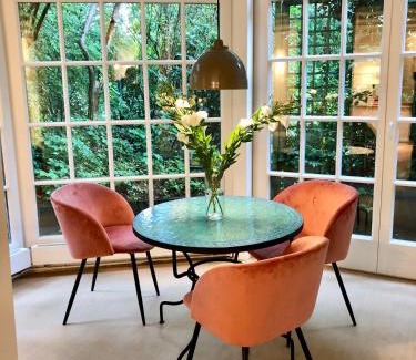 Hohenfelde Apartment | The Suites Alster Waterfront Family Apartments