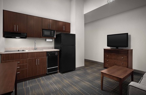 Canal Park Hotel | The Suites Hotel at Waterfront Plaza