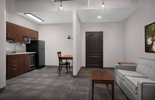 Canal Park Hotel | The Suites Hotel at Waterfront Plaza