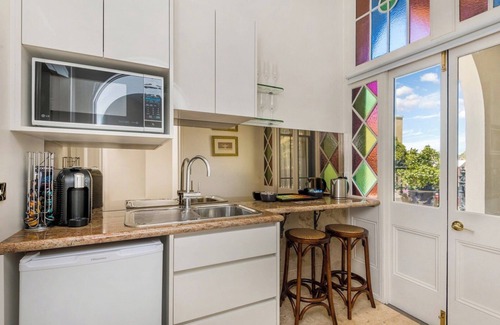 Bendigo Apartment | The Suites, Villa Belgravia - Suite 2 - luxury self-contained in central Bendigo