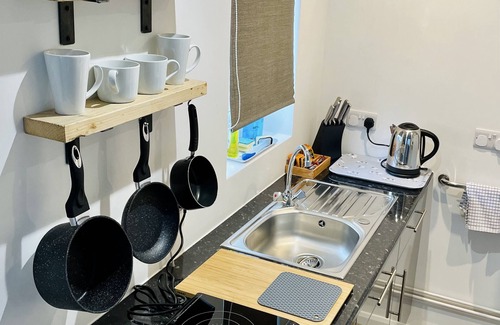 Girton Apartment | The Summer House, Cambridge (Free On-site Parking)