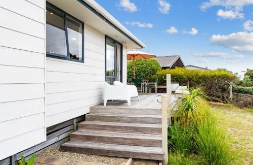 Omaha House | The Summer Pad - Omaha Holiday Home