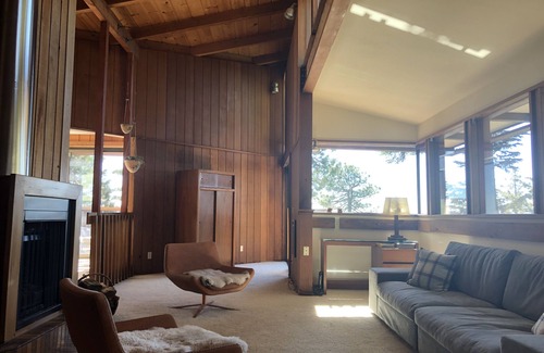 Pine Cove House | The Summer Solstice House-Cal-Zen, Hot-Tub and Sunsets.
