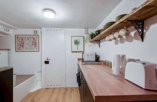 Summertown Apartment | The Summertown STUDIO 1 Bedroom & Kitchenette
