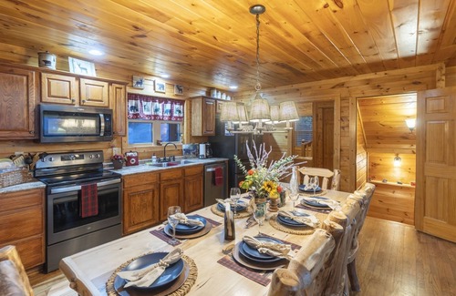 Sautee Nacoochee Cabin | The Summit - A Spacious Luxury Cabin w/Unbeatable Panoramic Views