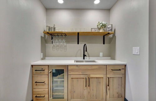 Ellicottville House | The Summit-BRAND NEW-3 king suites and Hot Tub and Sauna