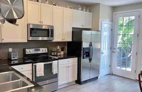 Gateway House | The Sun Belle House