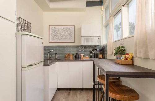 Hermosa Beach Apartment | The Sun Bloc Best Hermosa Pier Location