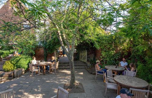 Faversham Hotel | The Sun Inn