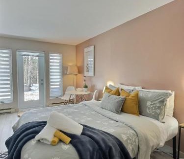 Mont-Tremblant Apartment | The Sunbeam