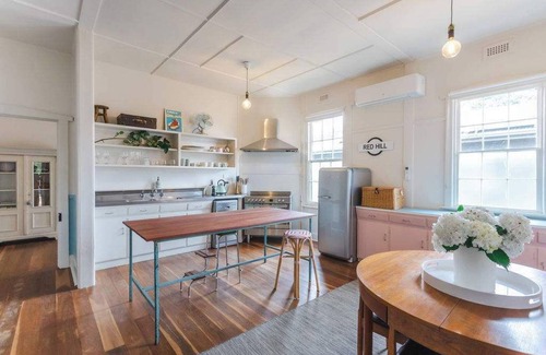 Red Hill House | The Sunday School | Timeless Cottage | Wine Region