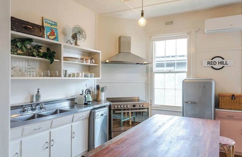 Red Hill House | The Sunday School | Timeless Cottage | Wine Region