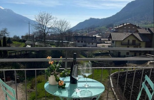 Ronzo-Chienis Apartment | "The Sunflower" Apartment. RELAX in the mountains near Lake Garda