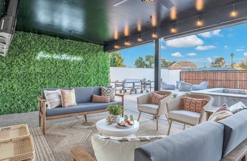 Alhambra House | The Sunny Escape Summ