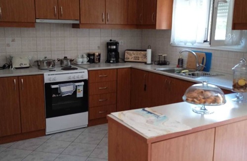 Nees Pagases House | The Sunny House
