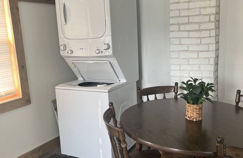 Laurium House | The Sunny Side! Convenient and Sleeps 6!