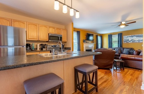McFerrin Park House | The Sunny Side Up - Only 5 Minutes from Downtown