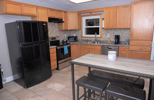 Port Orange House | The Sunny Townhome - Minutes from International Speedway and Daytona Beach
