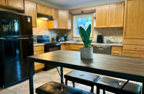 Port Orange House | The Sunny Townhome - Minutes from International Speedway and Daytona Beach