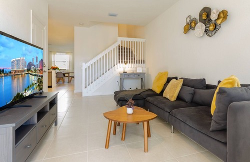 Princeton House | The Sunnyside Glamorous Home 4BR New MIA