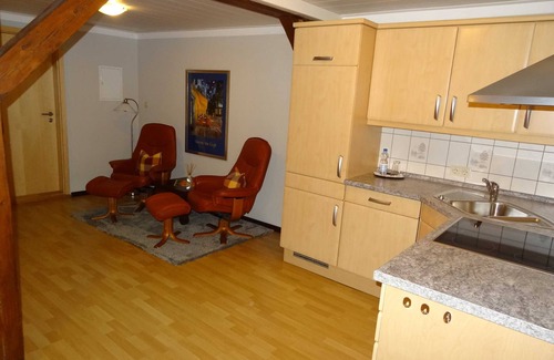 Elskop Apartment | The Sunrise - Guest Room & Apartment
