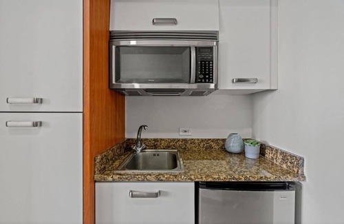 Puerta de Tierra Apartment | The Sunrise Studio | Balcony & Ocean Views | Pool
