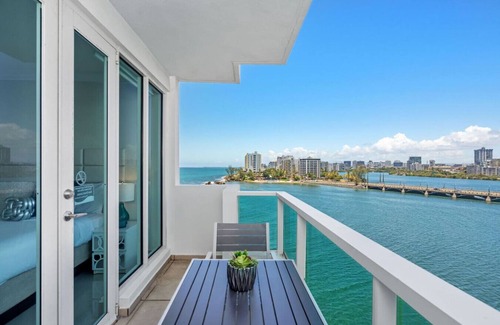 Puerta de Tierra Apartment | The Sunrise Studio | Balcony & Ocean Views | Pool