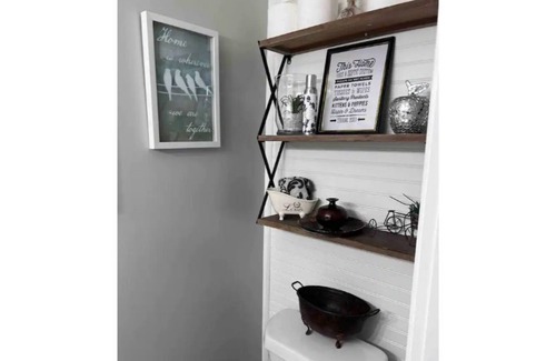 Somerville Cottage | The Sunset Cottage by Lake Somerville