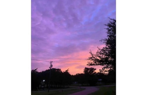 Somerville Cottage | The Sunset Cottage by Lake Somerville