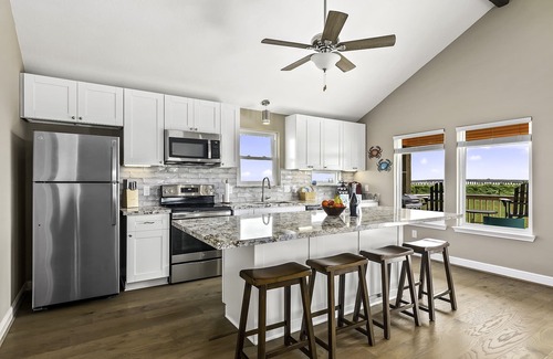San Luis House | The Sunset House in Treasure Island