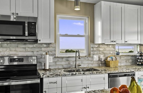 San Luis House | The Sunset House in Treasure Island