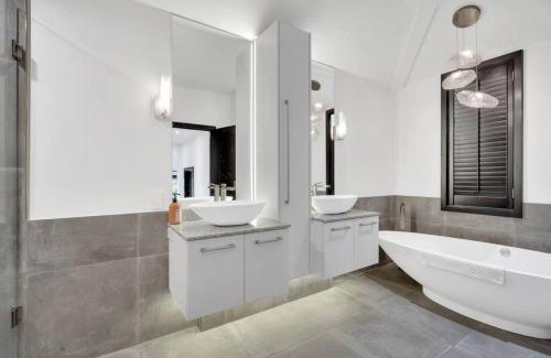 West Vancouver House | The Sunset Lane Waterfront Home