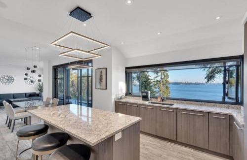 West Vancouver House | The Sunset Lane Waterfront Home