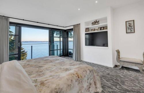 West Vancouver House | The Sunset Lane Waterfront Home