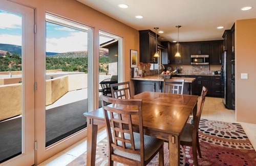 Sedona Condo | The Sunset Suite #4 @ Vista Ridge Sedona - Luxury Upstairs 2 bed/2 bath Condo