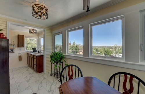 Nob Hill Apartment | The Sunset Suite st the Mansion by the Square