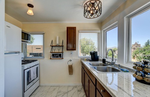 Nob Hill Apartment | The Sunset Suite st the Mansion by the Square