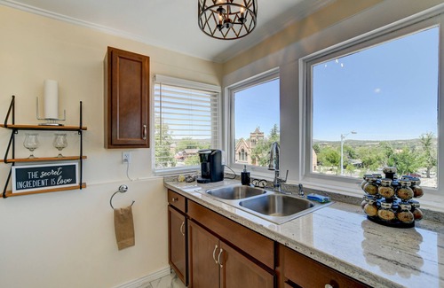 Nob Hill Apartment | The Sunset Suite st the Mansion by the Square