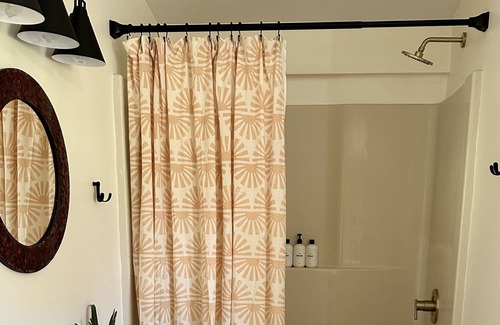 Burdett House | The Sunset Suite