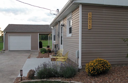 Greensburg House | The Sunshine Bungalow - Greensburg's Vacation Home.