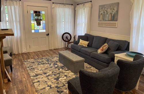 Lacombe Cottage | The Sunshine Cottage has all the comforts you need and is Kid & Pet Friendly!