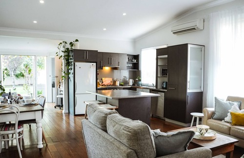 Bunbury House | The Sunshine House Bunbury - A home close to the town and beach.