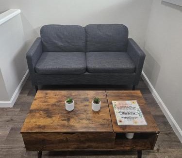 Cleveland Apartment | The Sunshine Suite