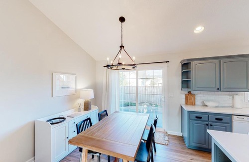 Four Sisters House | The Surfbird